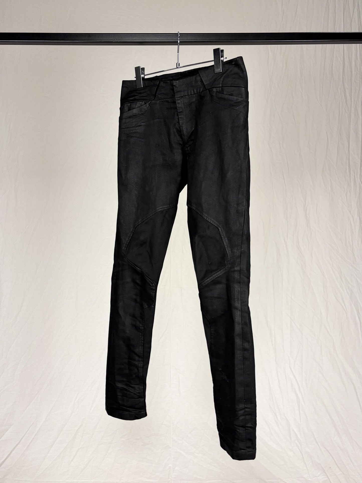 A/W2015 "SPHERE" GEOMETRIC CUT WAXED SKINNY JEANS