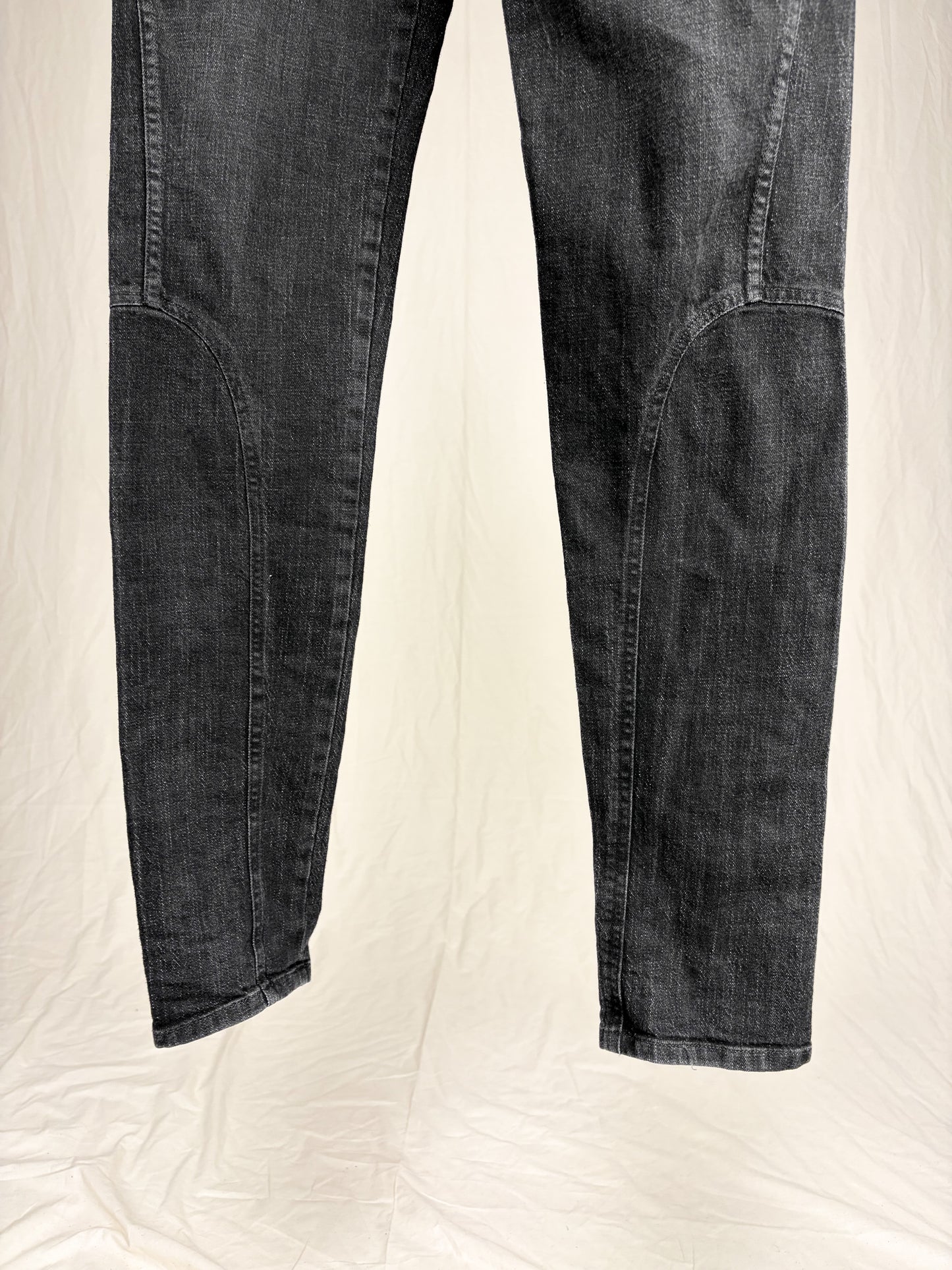 GEOMETRIC STITCH ZIP SKINNY JEANS