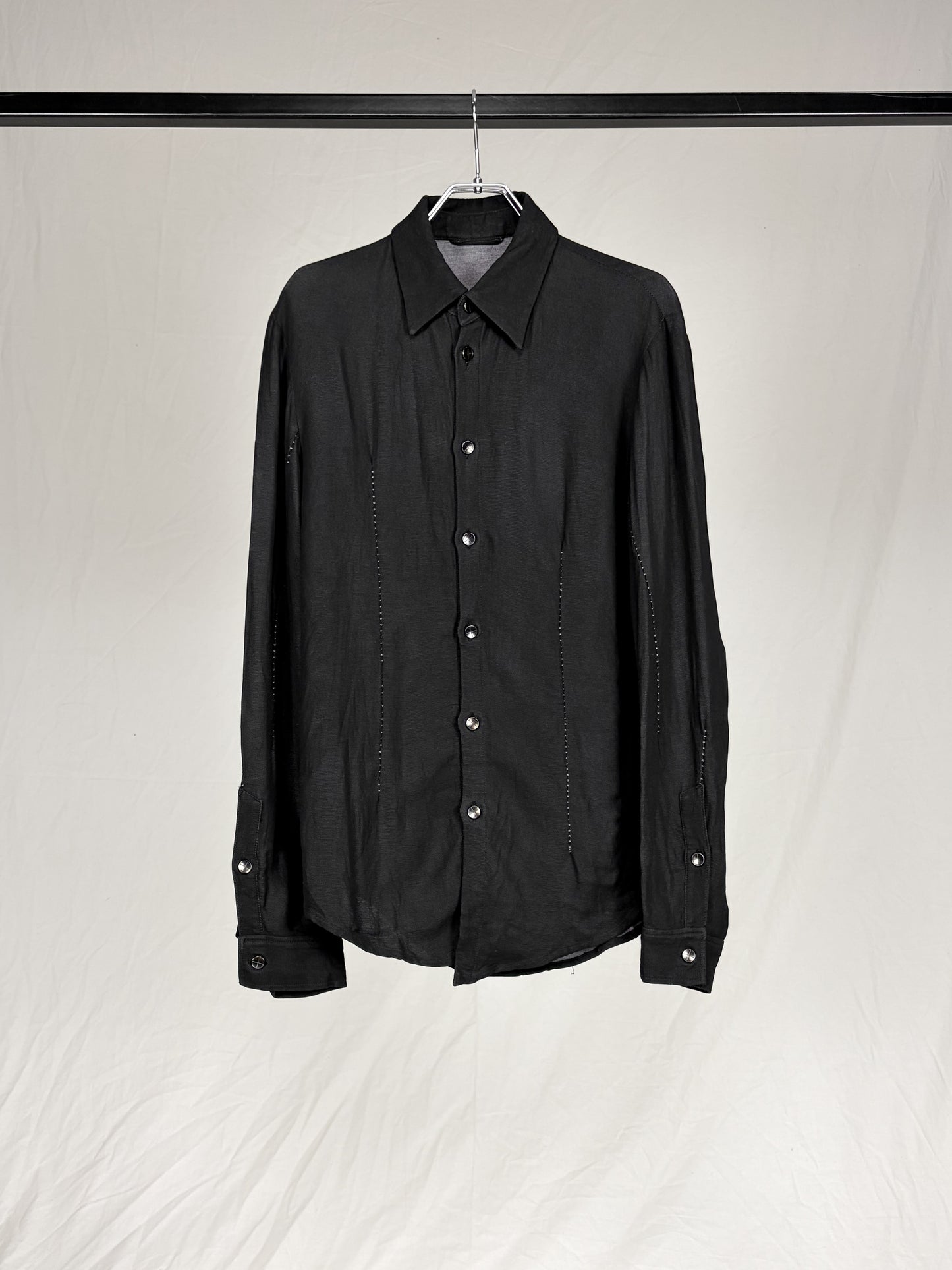 OVERLOCK STITCH BUTTON-UP SHIRT