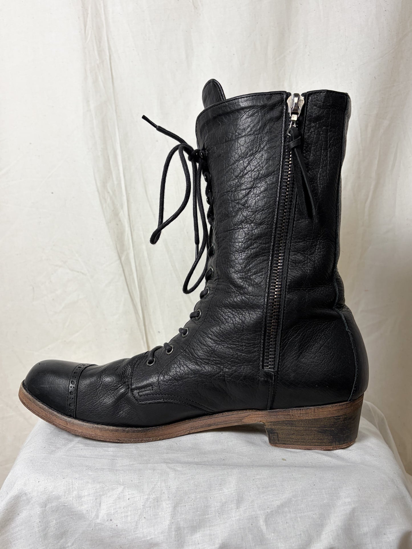 EARLY 2000s LEATHER COMBAT BOOTS