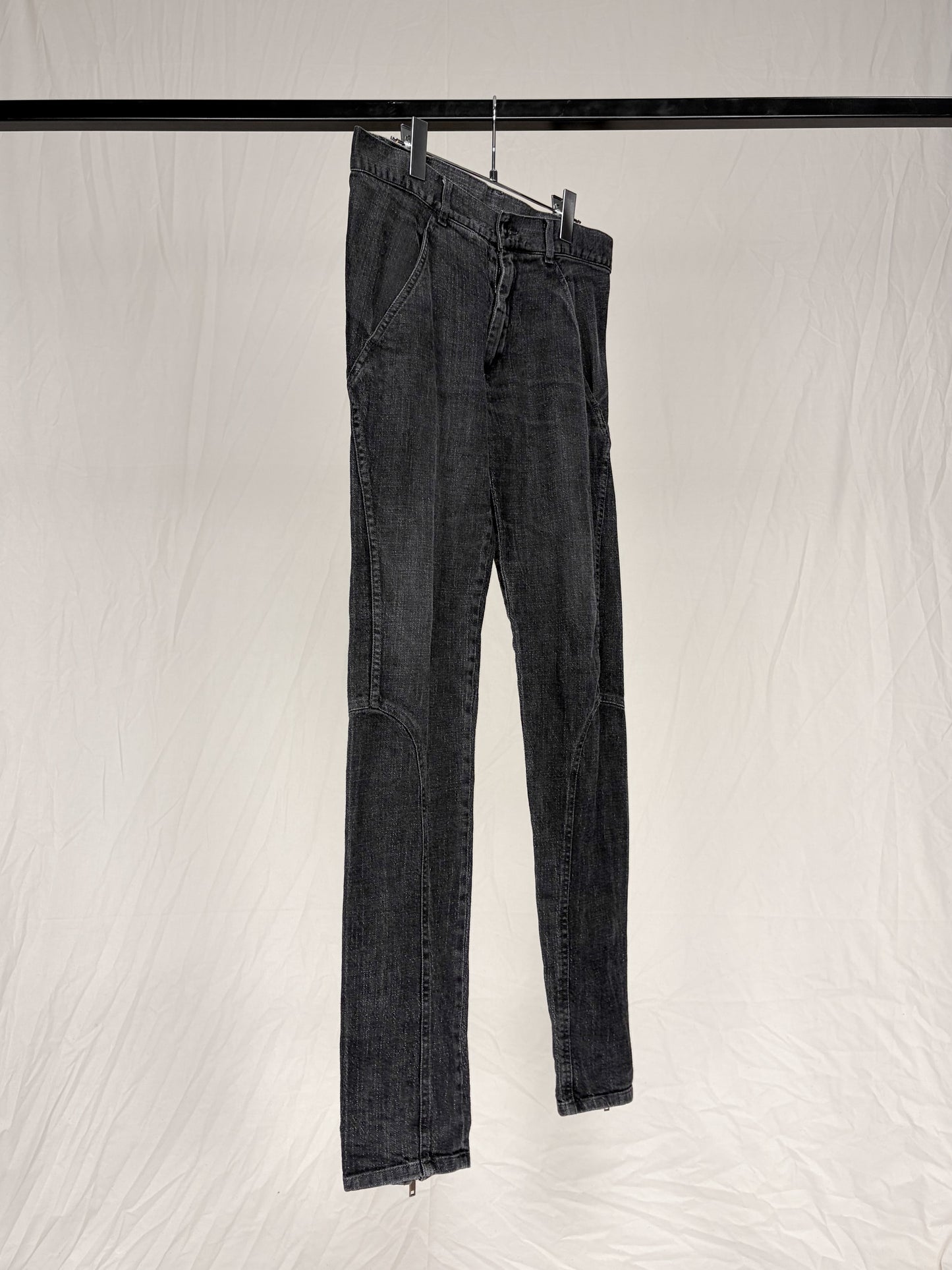 GEOMETRIC STITCH ZIP SKINNY JEANS