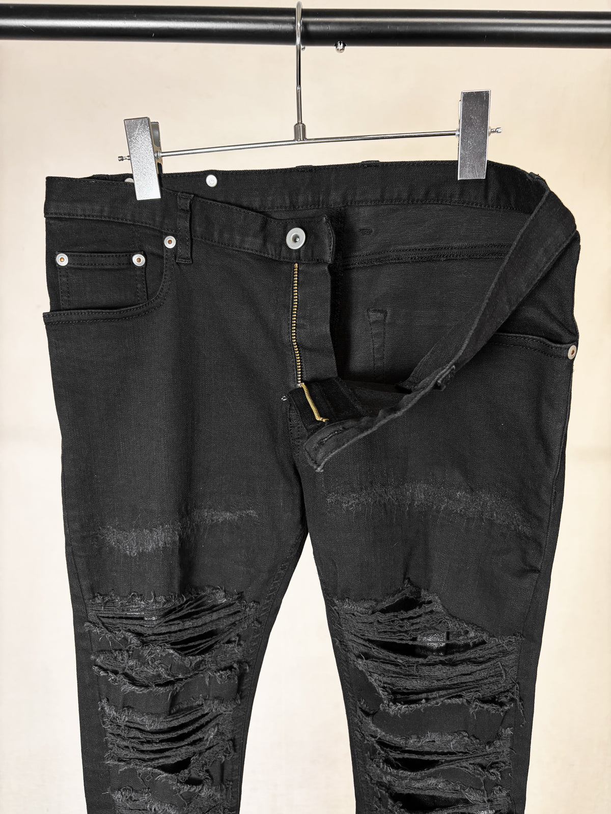 LEATHER REPAIR DISTRESSED SKINNY JEANS