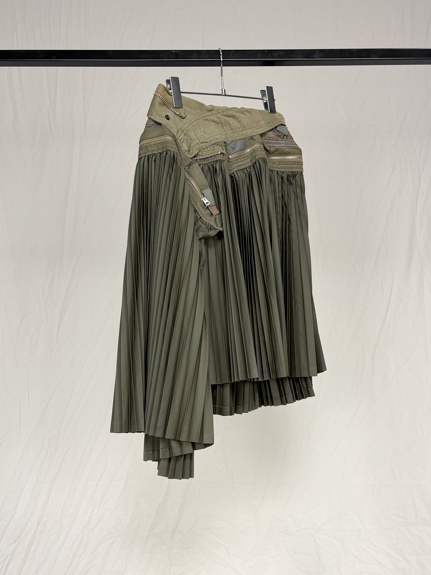 A/W2006 RECONSTRUCTED ASYMMETRICAL MILITARY SKIRT