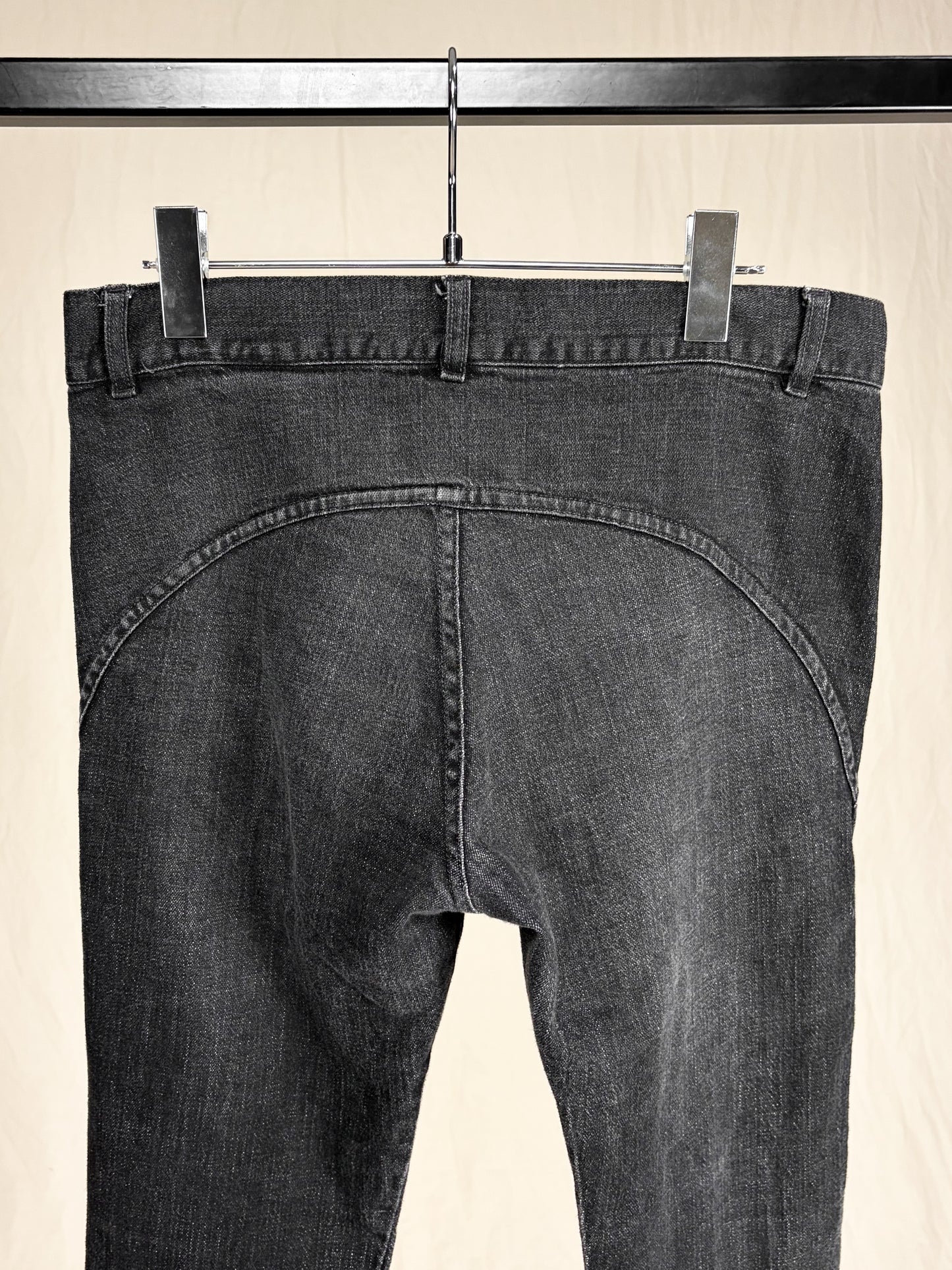 GEOMETRIC STITCH ZIP SKINNY JEANS