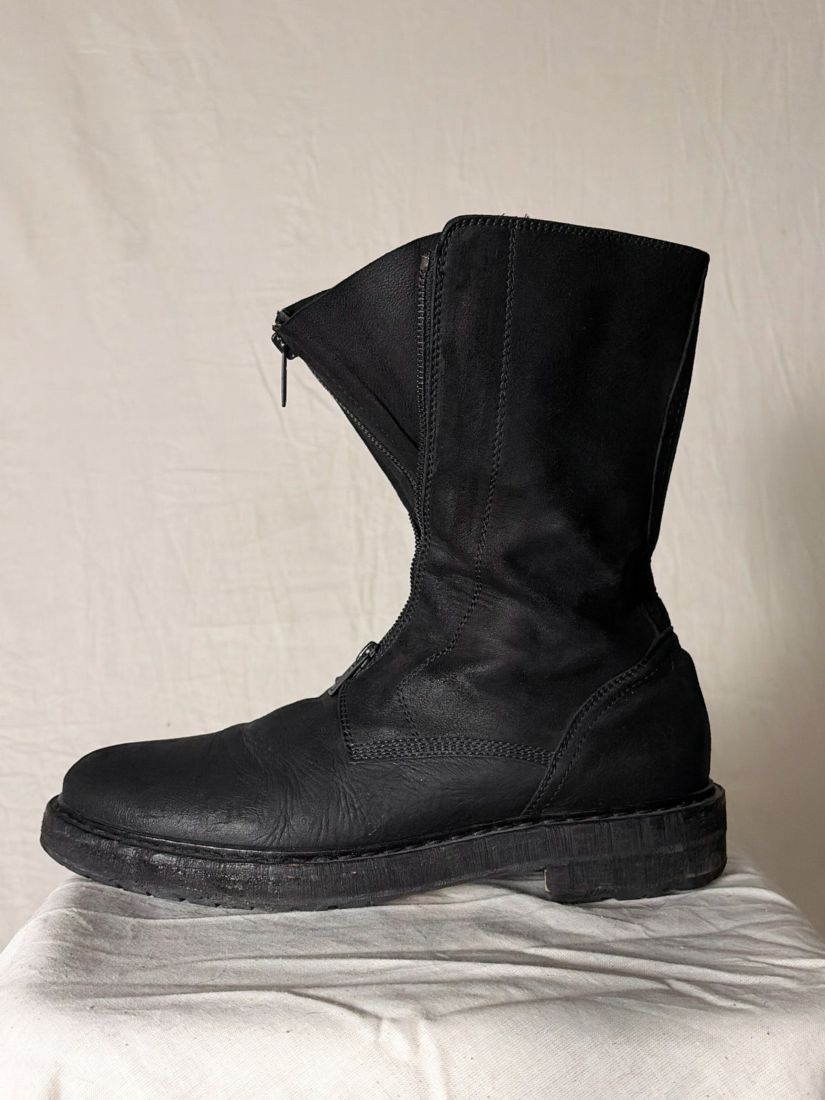 “WILLY A.” DOUBLE FRONT ZIP LEATHER BOOT