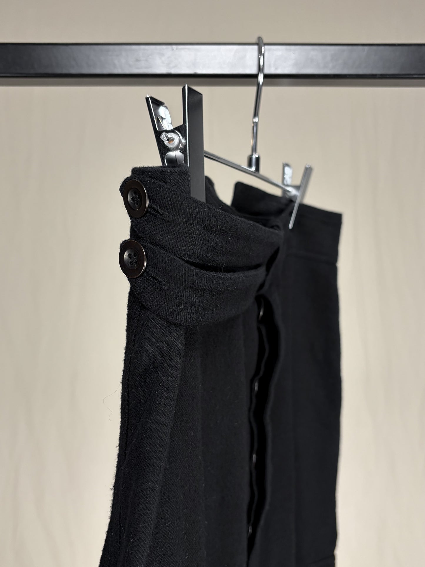 DROP-CROTCH CROPPED CARGO PANTS