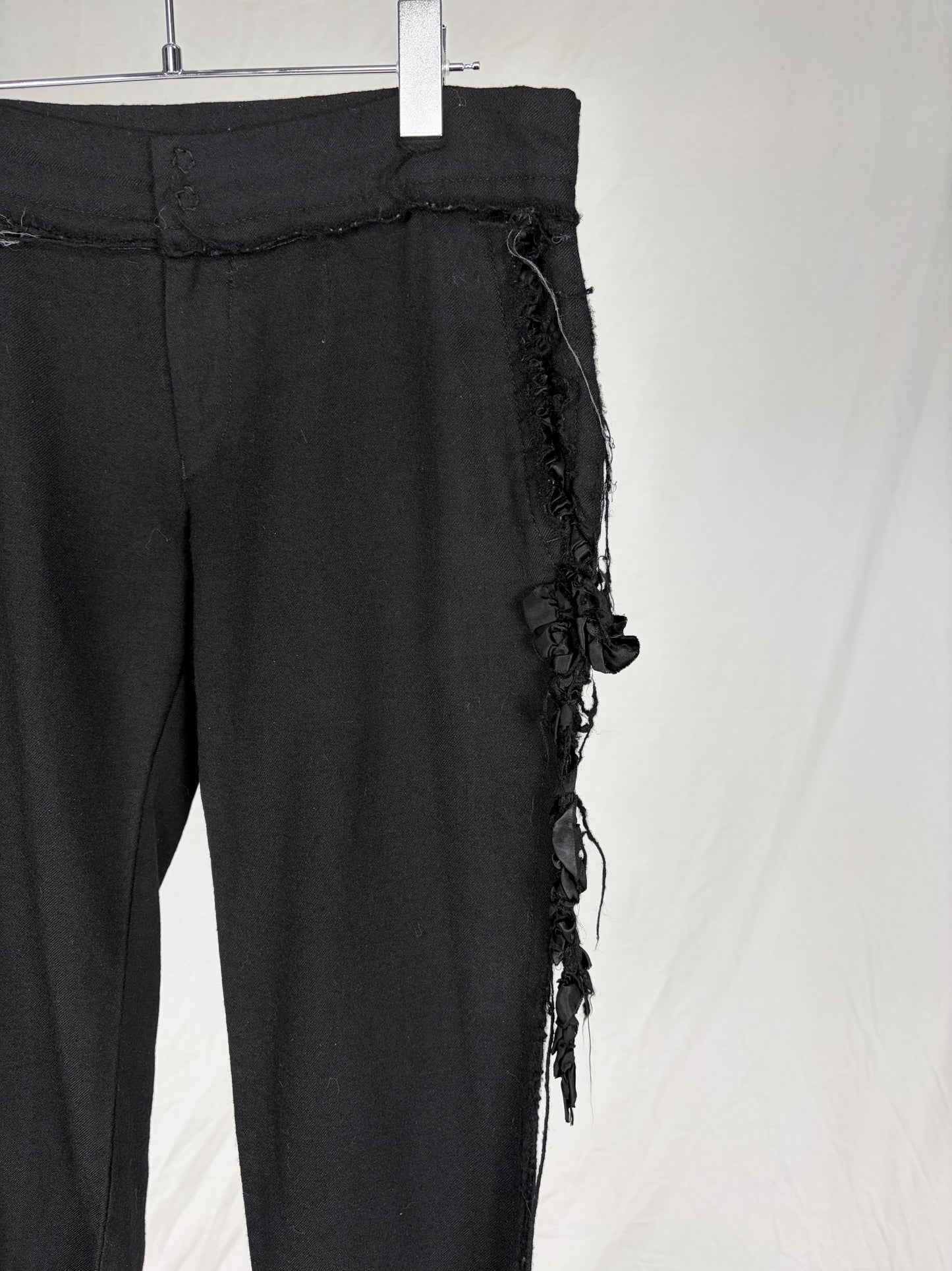 TRICOT A/W 2004 DISTRESSED WOOL CAPRIS