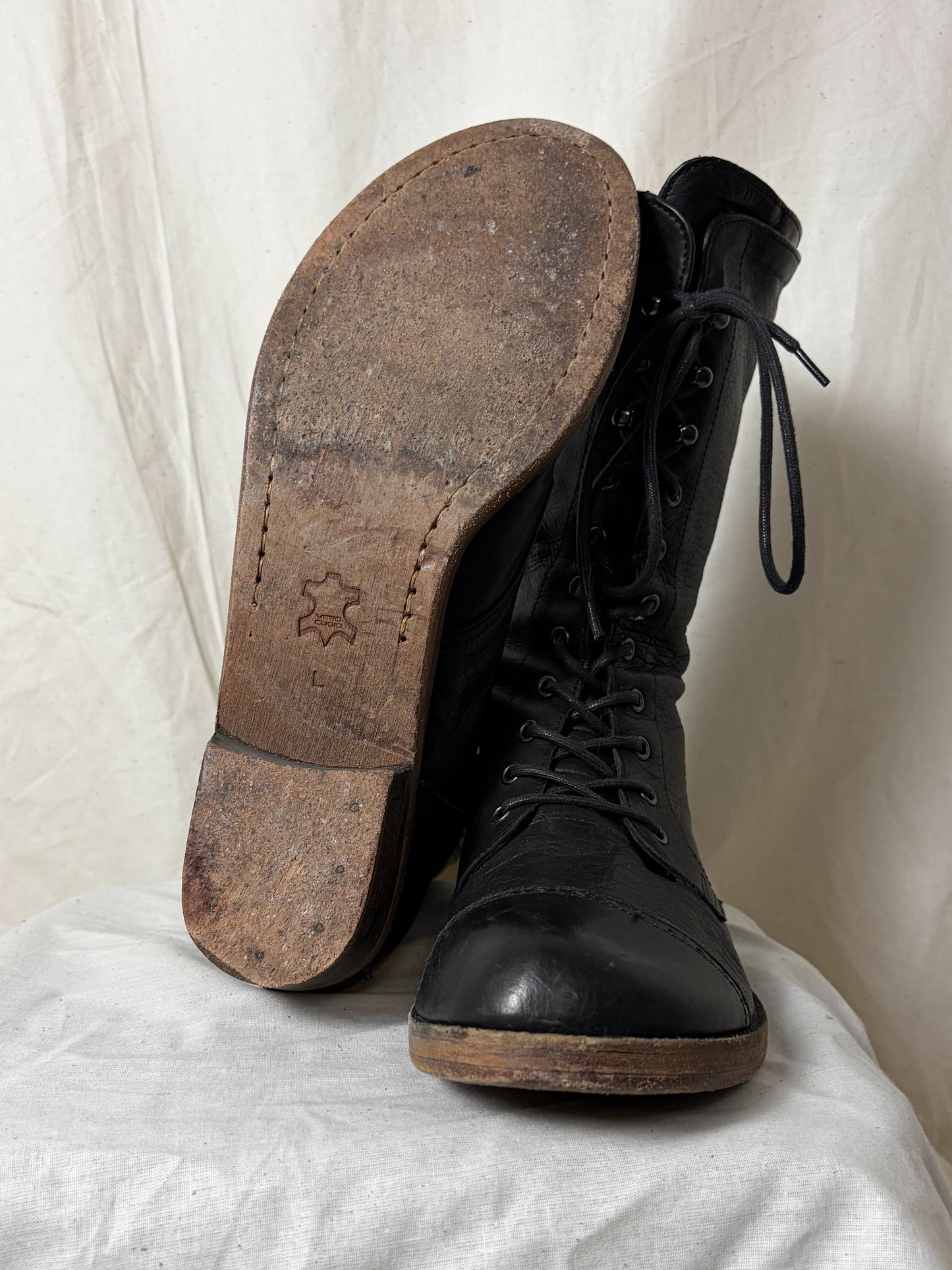 EARLY 2000s LEATHER COMBAT BOOTS