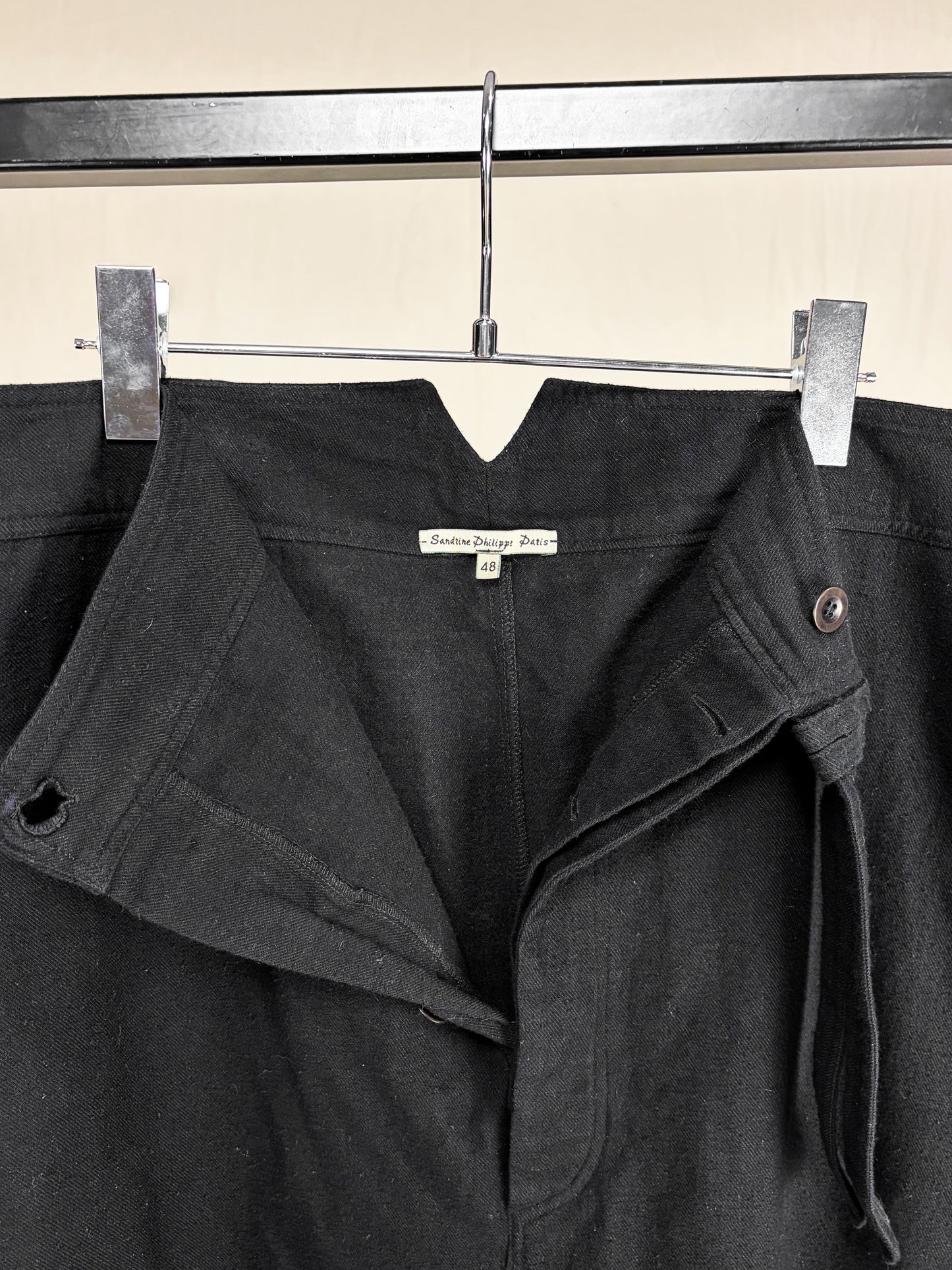 DROP-CROTCH CROPPED CARGO PANTS