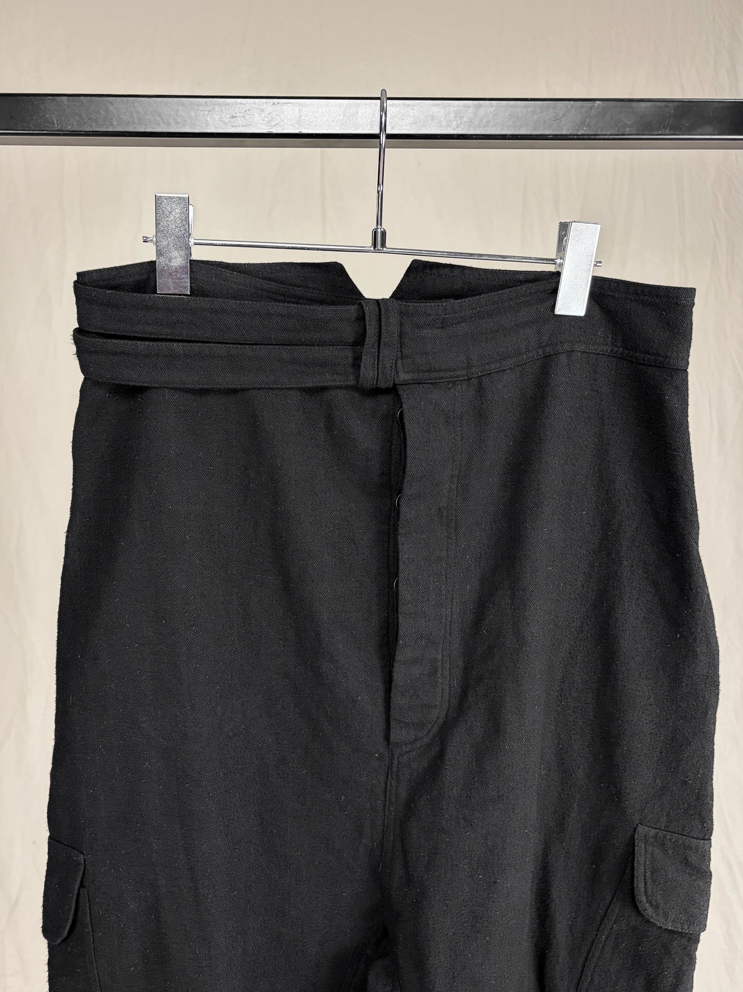 DROP-CROTCH CROPPED CARGO PANTS