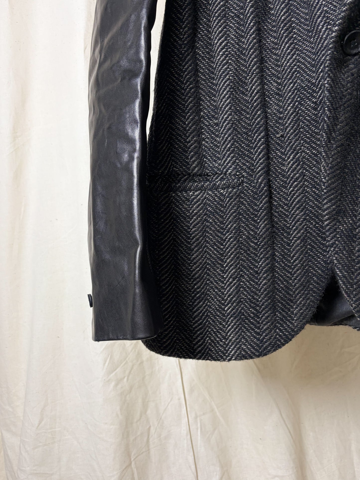 HYBRID HERRINGBONE LEATHER BLAZER