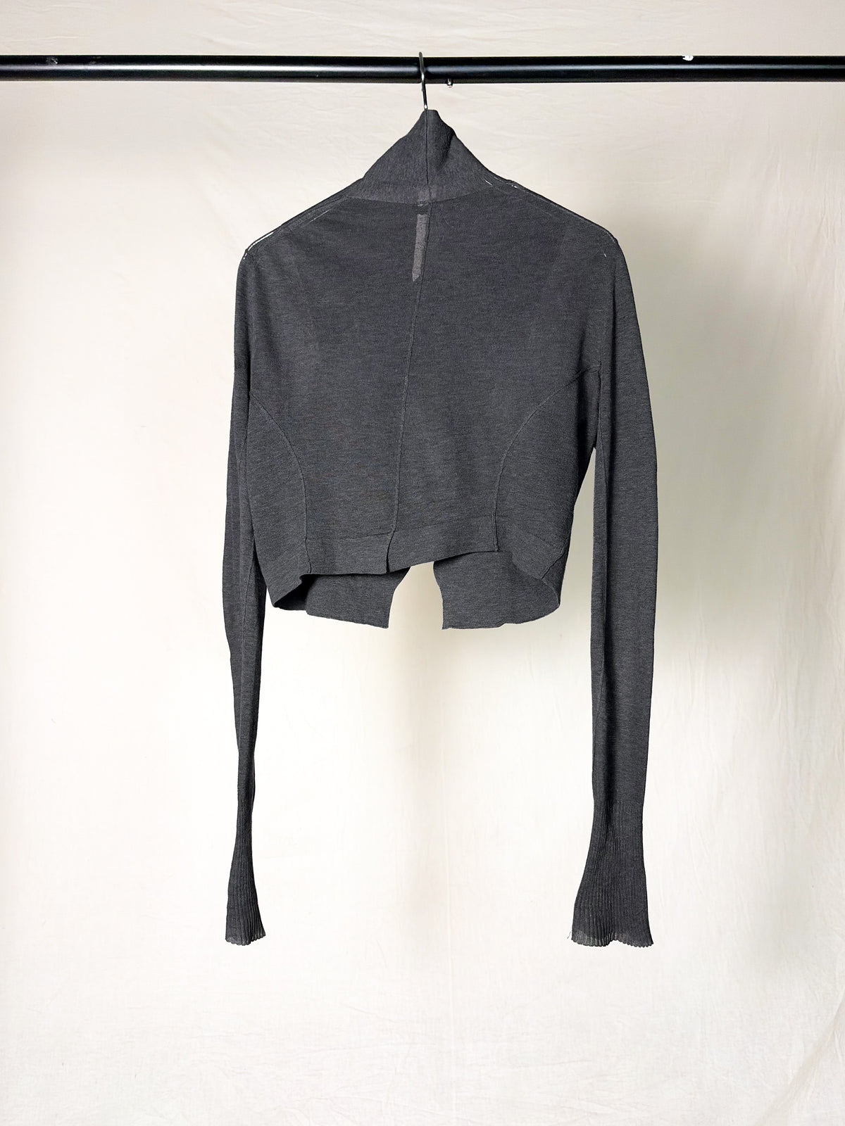ASYMMETRICAL CROPPED CARDIGAN