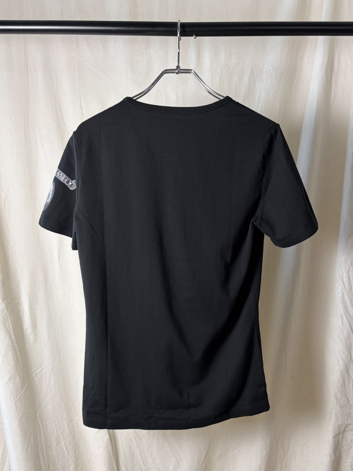 ROEN CROSS PENDANT T-SHIRT