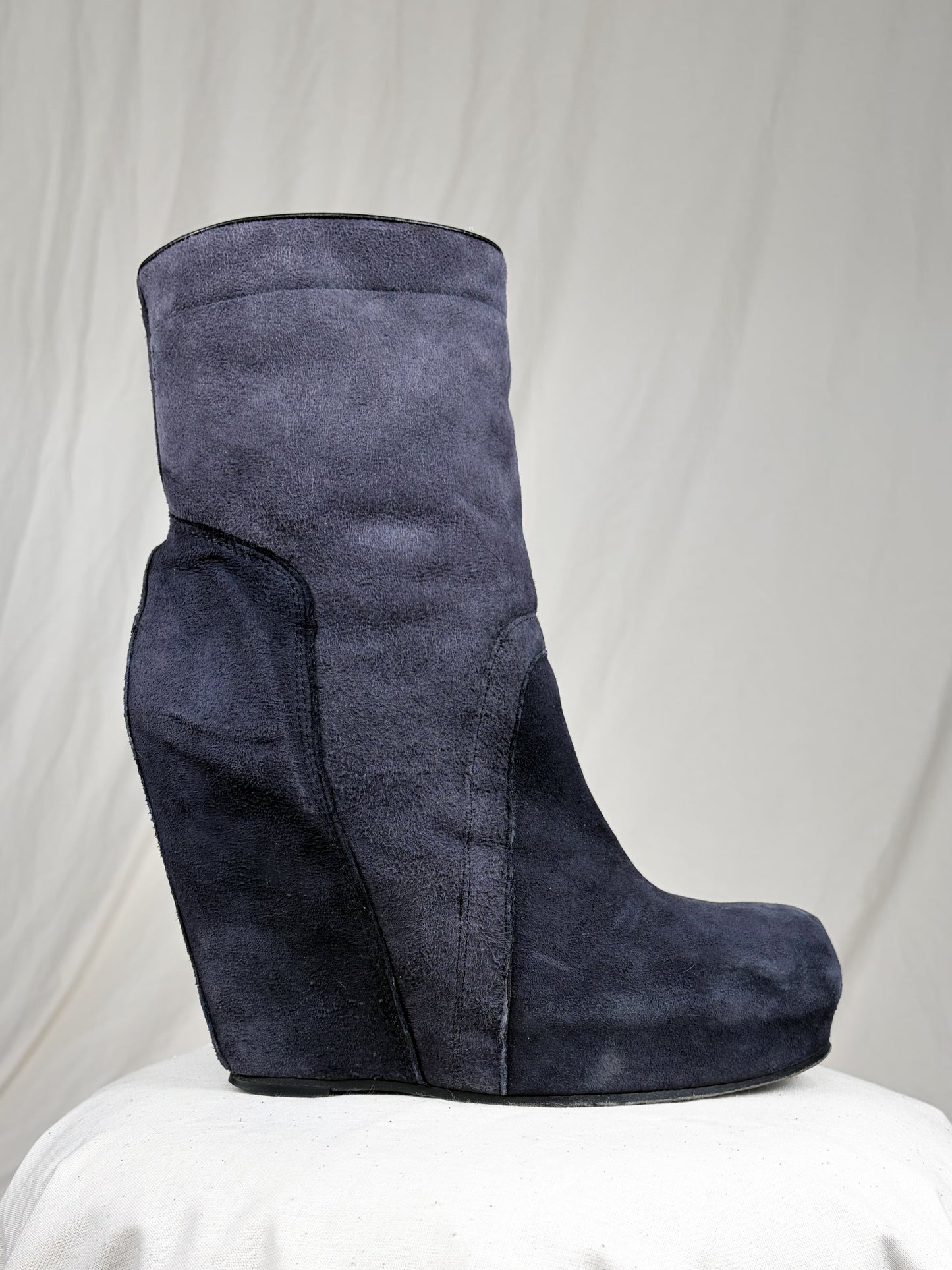 A/W 2011 “LIMO” SUEDE SHEARLING-LINED WEDGE BOOTS