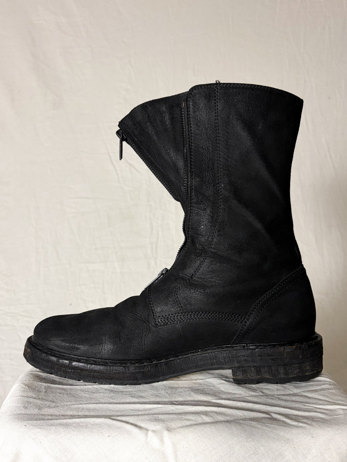 “WILLY A.” DOUBLE FRONT ZIP LEATHER BOOT