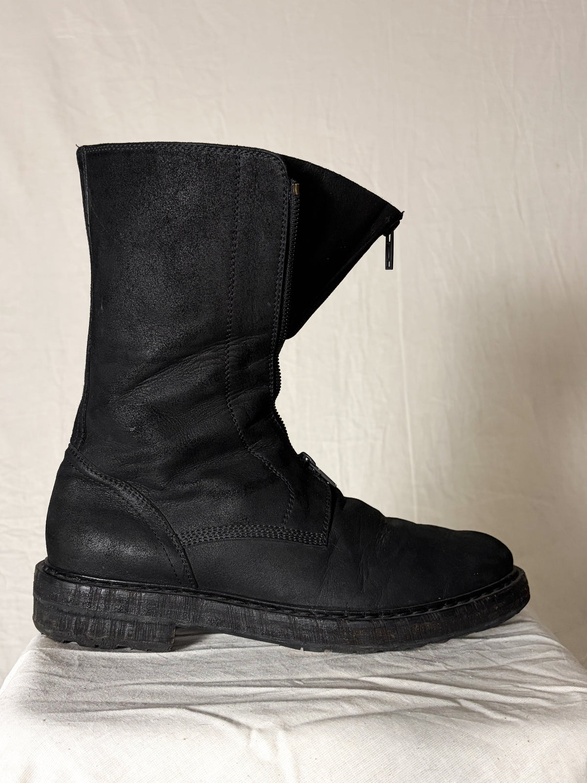 “WILLY A.” DOUBLE FRONT ZIP LEATHER BOOT