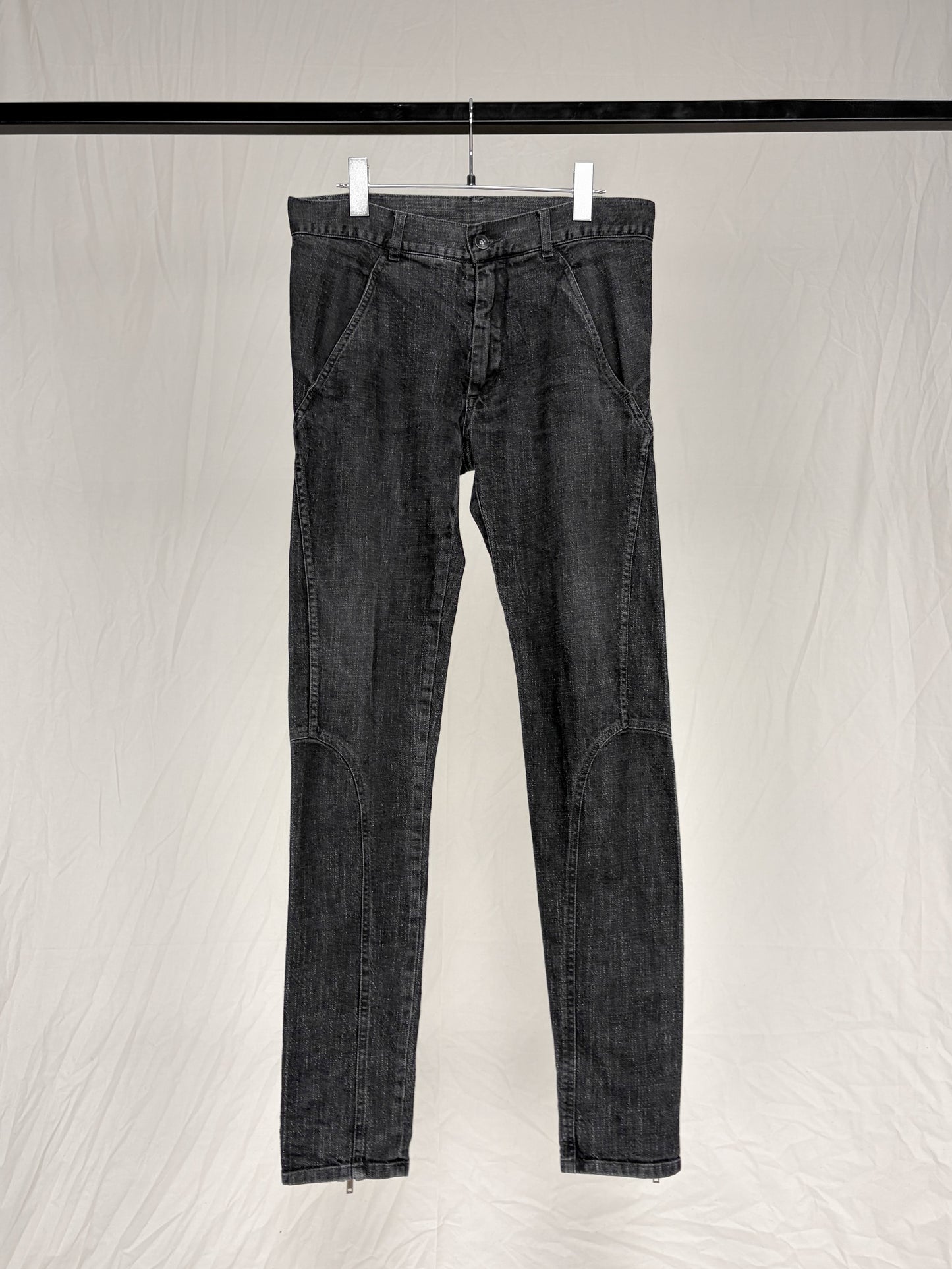 GEOMETRIC STITCH ZIP SKINNY JEANS
