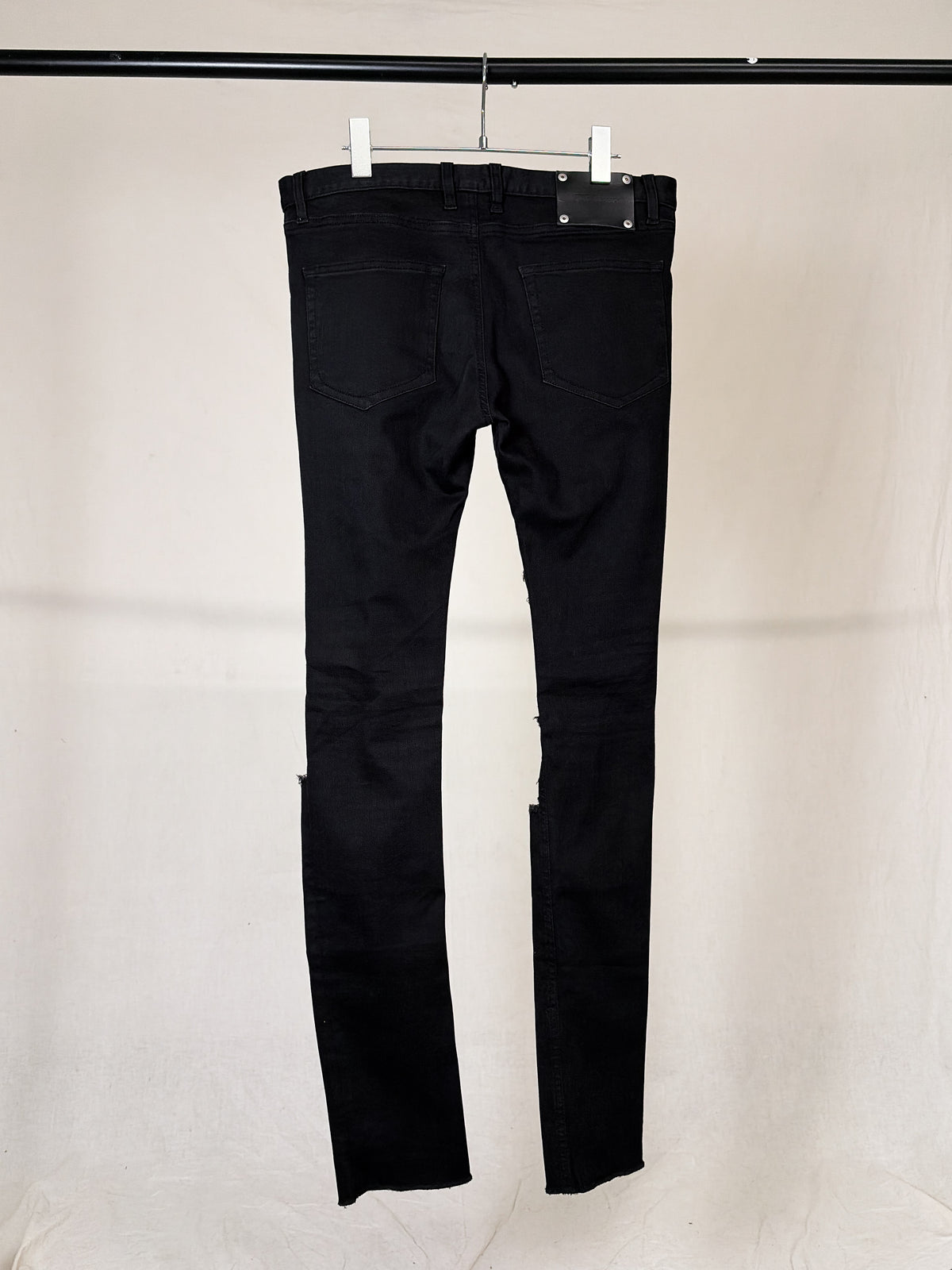 LEATHER REPAIR DISTRESSED SKINNY JEANS